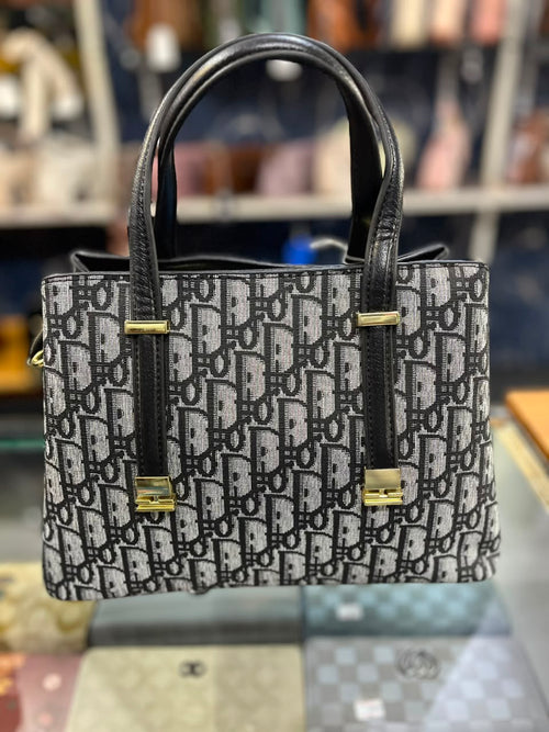 LADIES FANCY PURSE