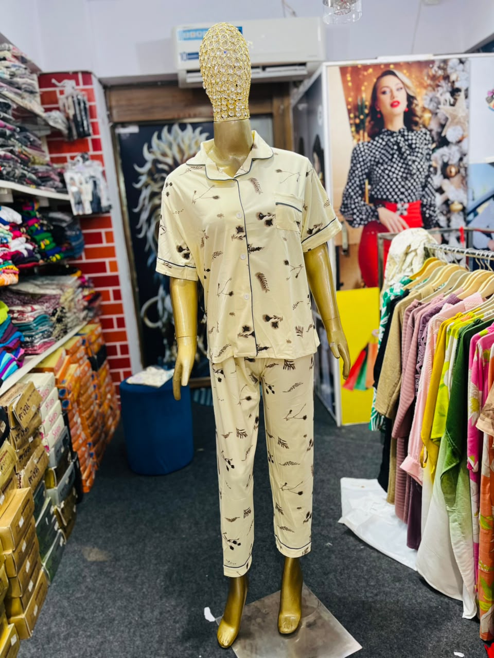 WOMEN FASHION BRANDED NIGHT SHUT