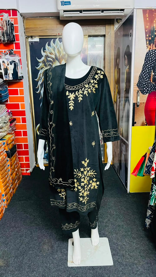 Women Embroidered Three-Piece Suit