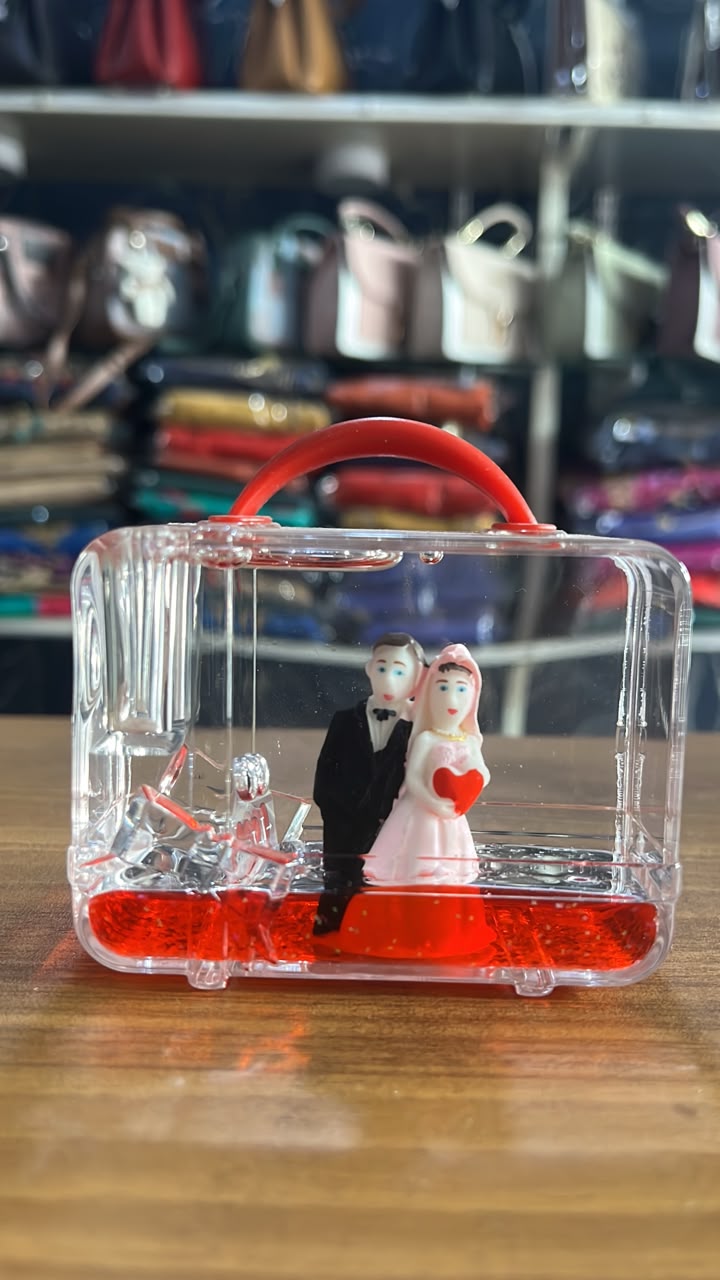 CUTE COUPLE & PANDA LOVE GIFT