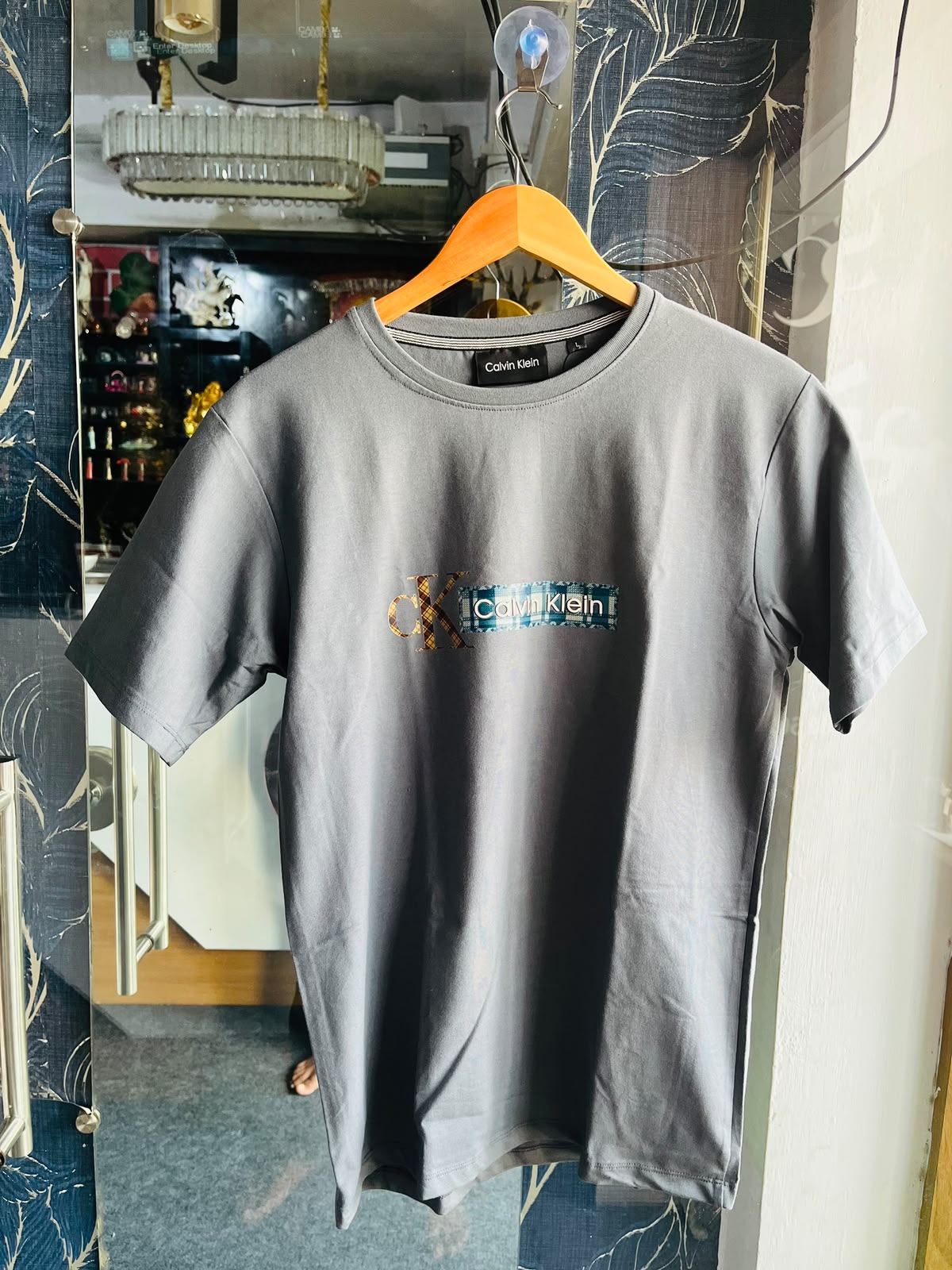 CALVIN KLEIN BRANDED T-SHIRT